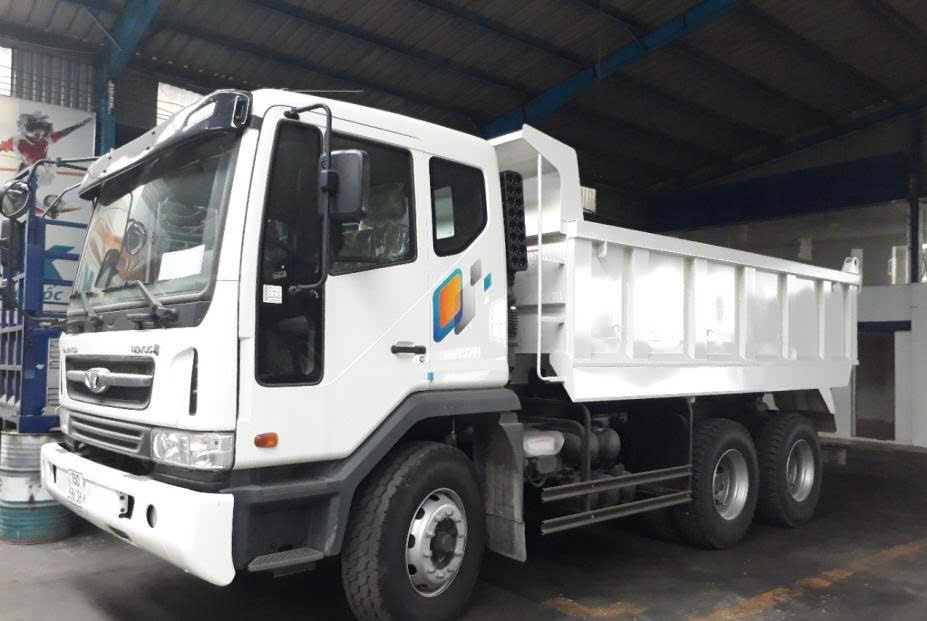 Tìm hiểu xe ben 6 bánh, 10 bánh, và 12 bánh: Sự khác biệt và ứng dụng thực tế